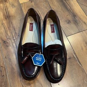 Bass tasseled loafers burgundy mens size 11.5EE